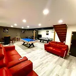 Gorgeous House Private Pool Hot Tub Playroom