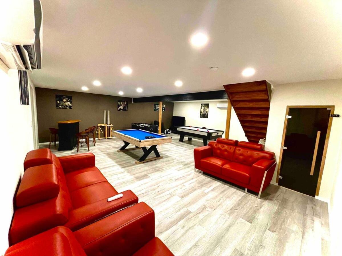 Gorgeous House Private Pool Hot Tub Playroom * Long Pond