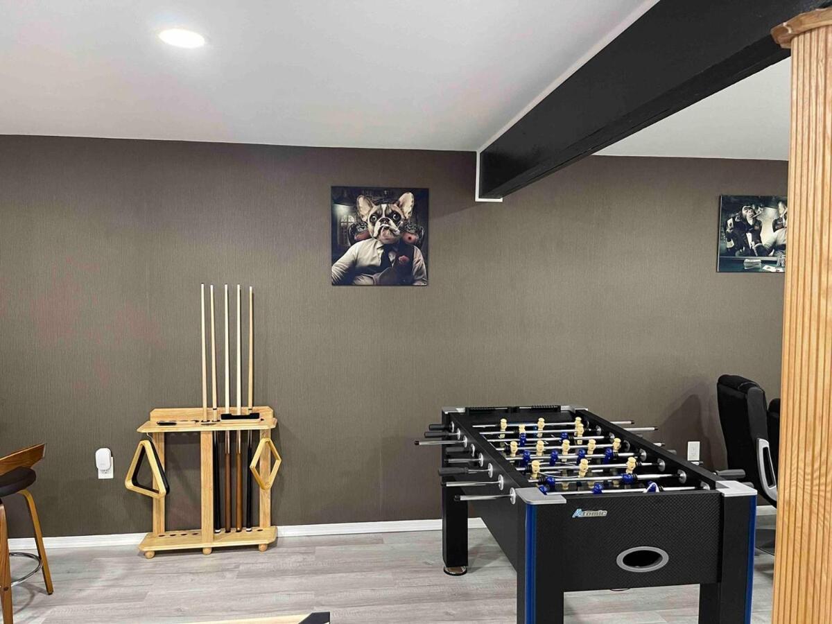 Gorgeous House Private Pool Hot Tub Playroom Holiday home *