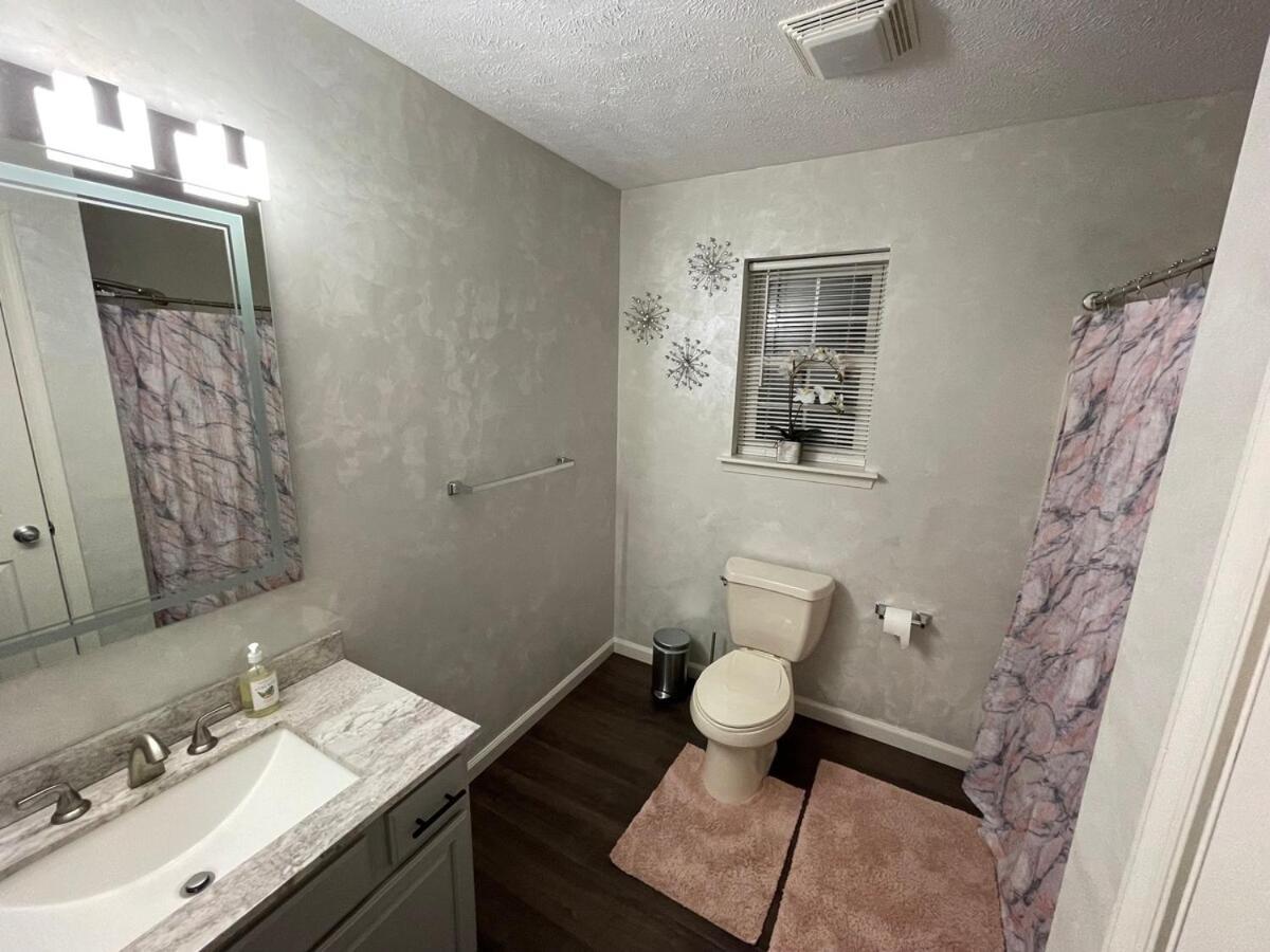 Gorgeous House Private Pool Hot Tub Playroom Holiday home Long Pond