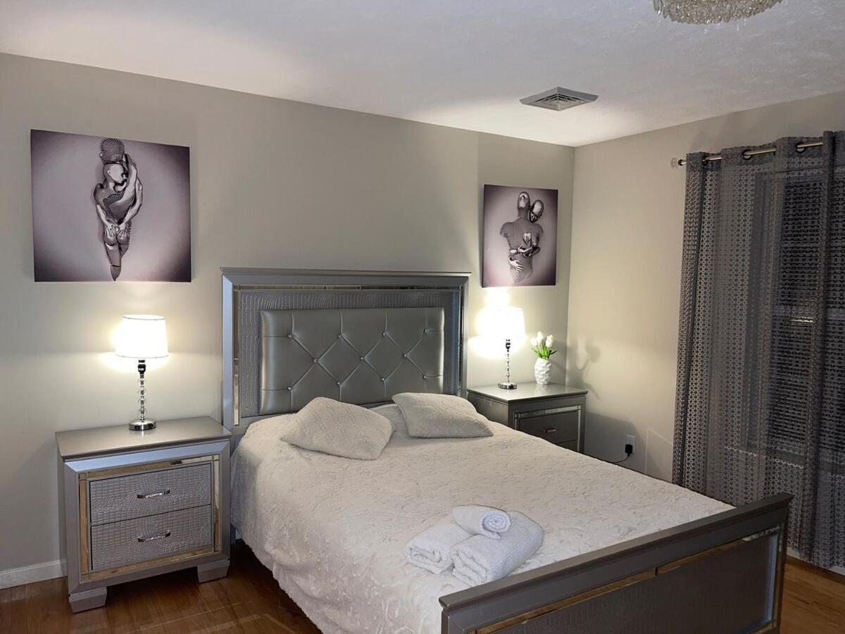 Gorgeous House Private Pool Hot Tub Playroom Holiday home *