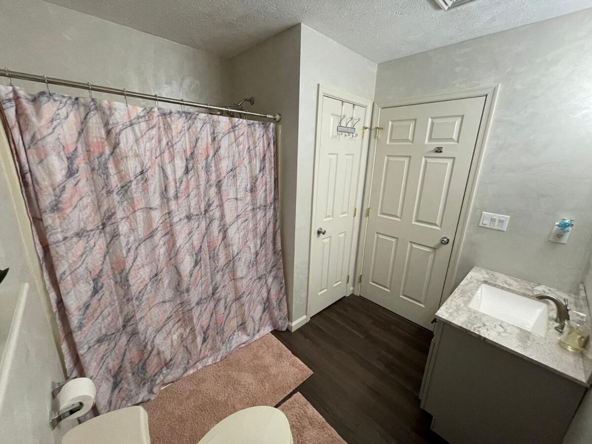 Gorgeous House Private Pool Hot Tub Playroom Holiday home Long Pond