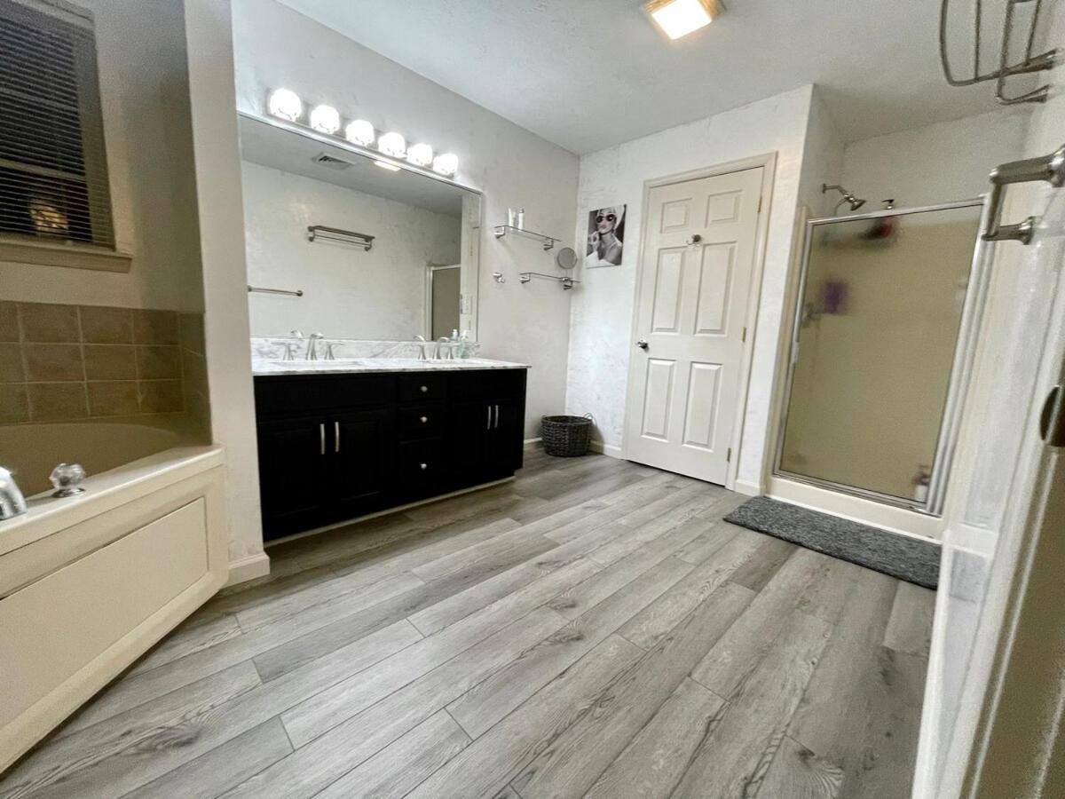 Holiday home Gorgeous House Private Pool Hot Tub Playroom Long Pond
