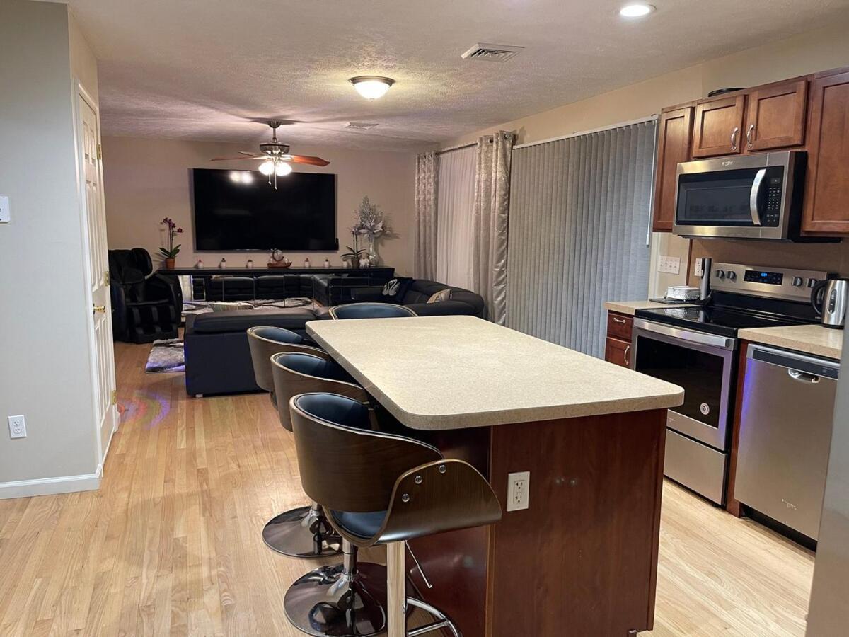 Gorgeous House Private Pool Hot Tub Playroom Long Pond