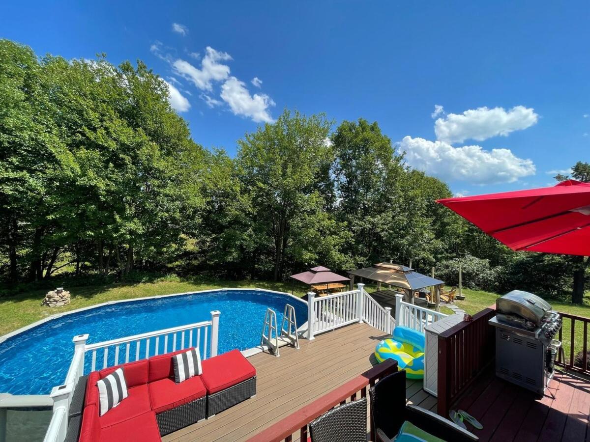 Gorgeous House Private Pool Hot Tub Playroom Long Pond
